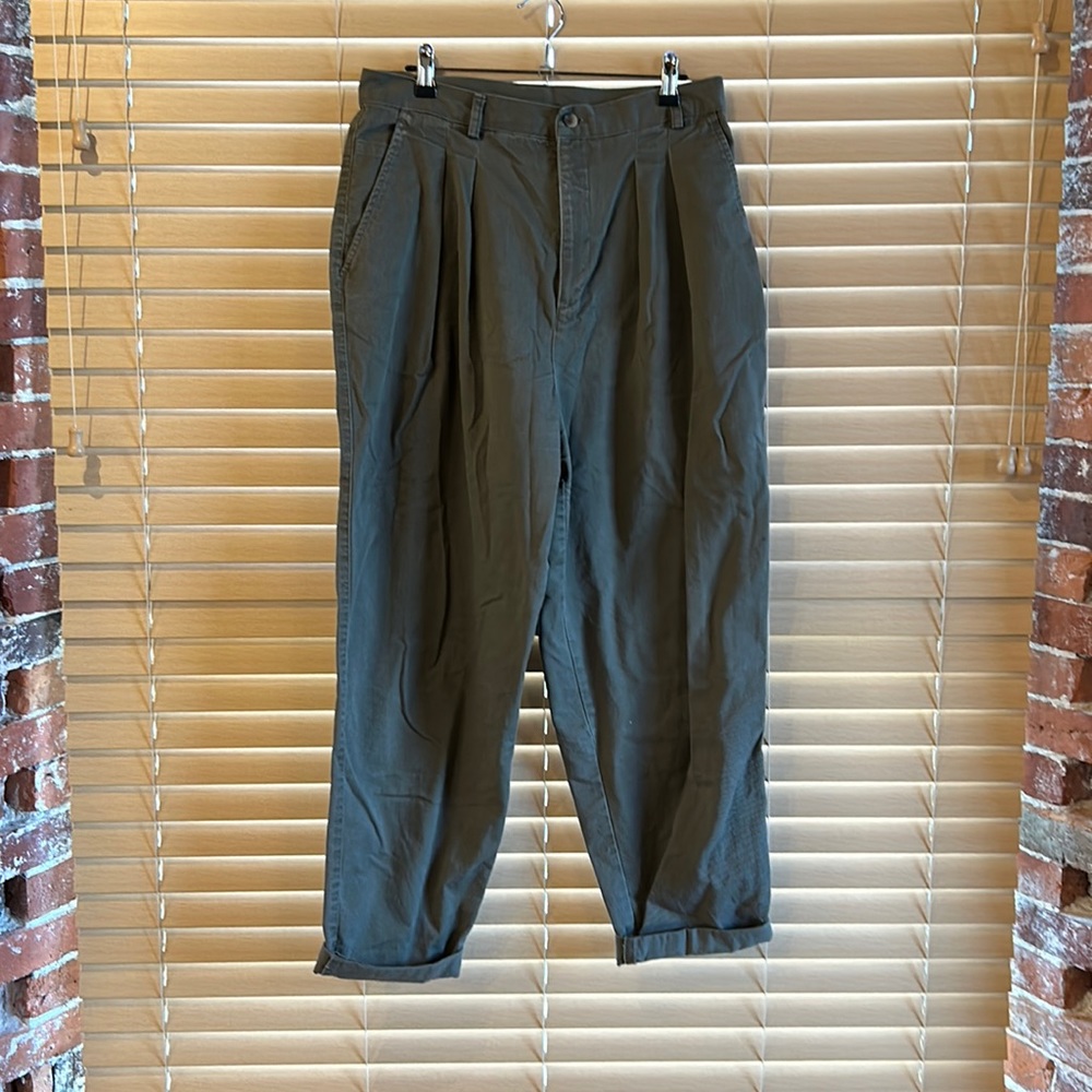 Green trouser